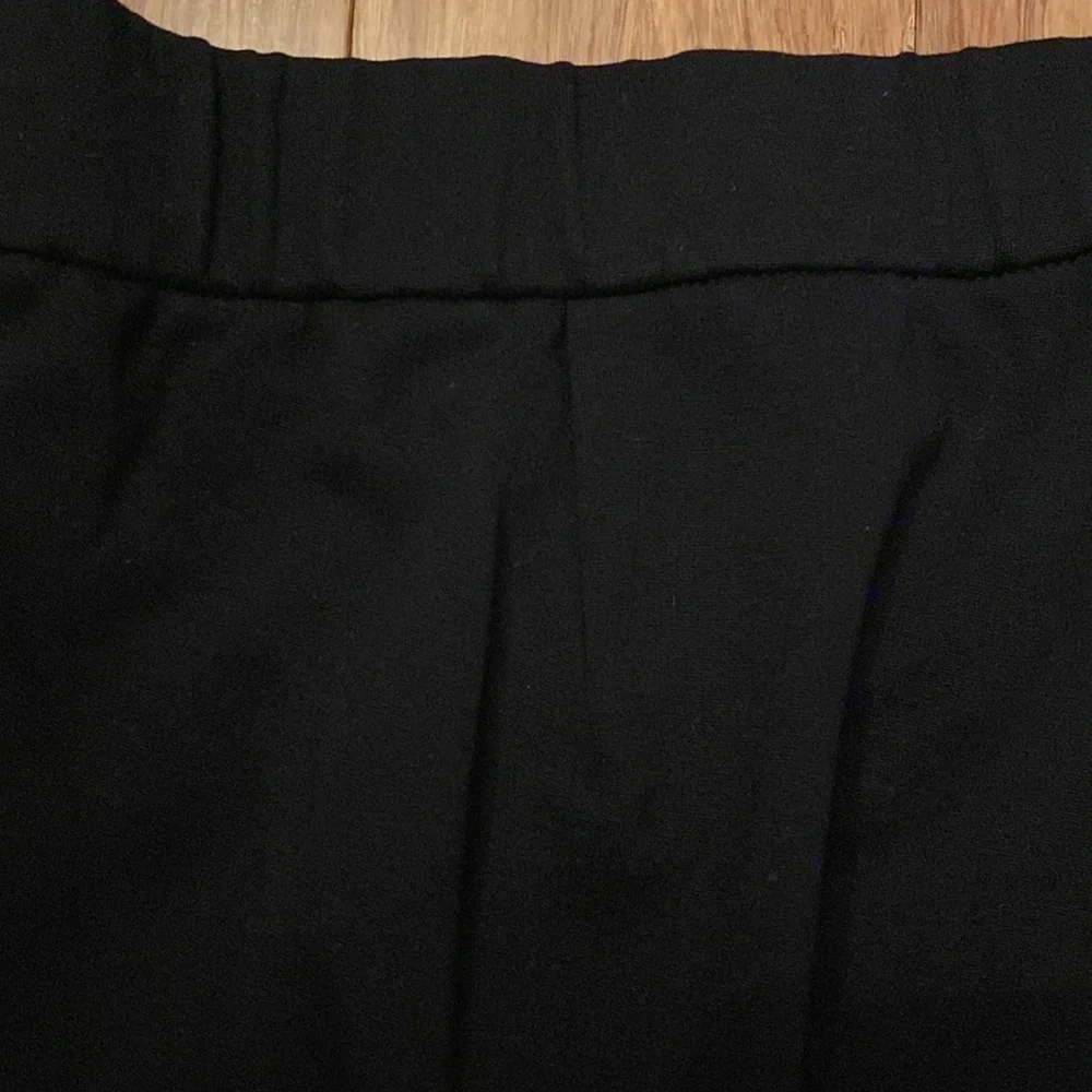 Eileen Fisher black women’s pants - size L - button closure - elastic back - Picture 9 of 11